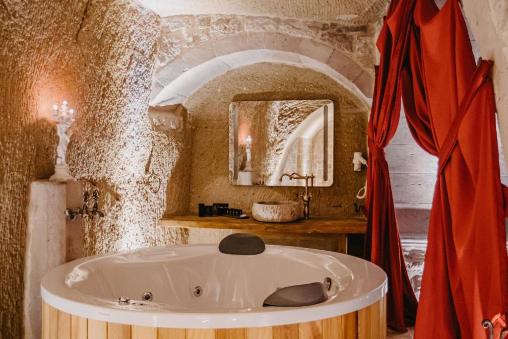 Nevşehir Jakuzili Otel Odası Prime Cappadocia Suites
